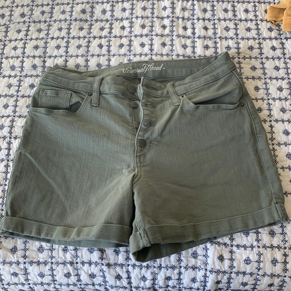 Universal thread green button fly short size 10/30